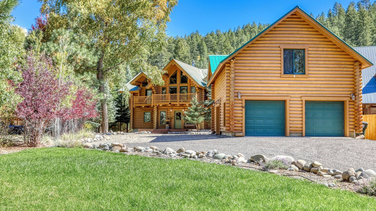 San Juan River Village House | River Front home with Hot Tub