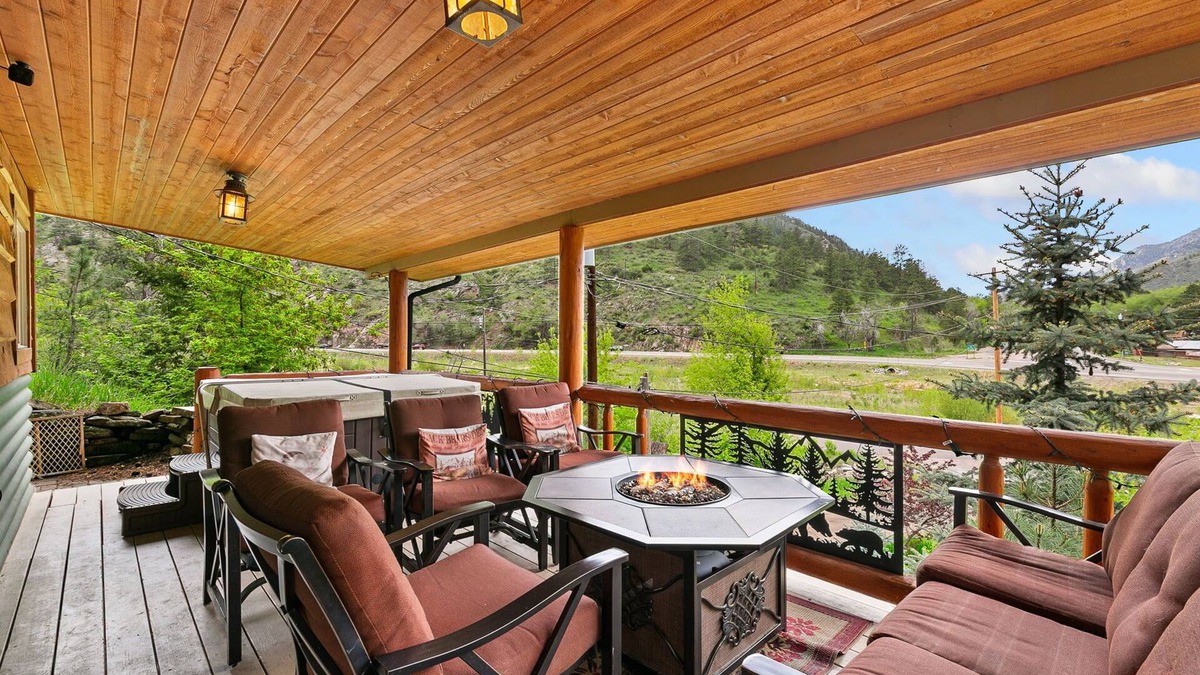 Drake Cabin | River Front Hot Tub Fire Pit Mountain Views & RMNP