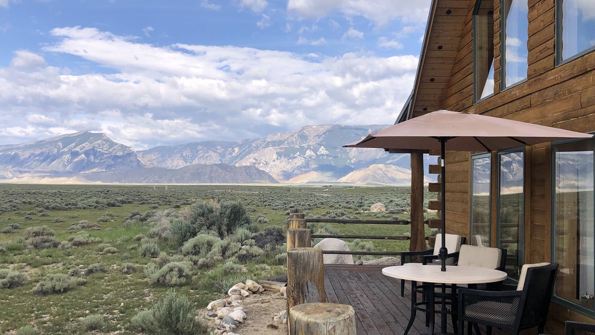 Clark House | River Frontage! Beautiful log home sitting on Yellowstone River with 360 views!