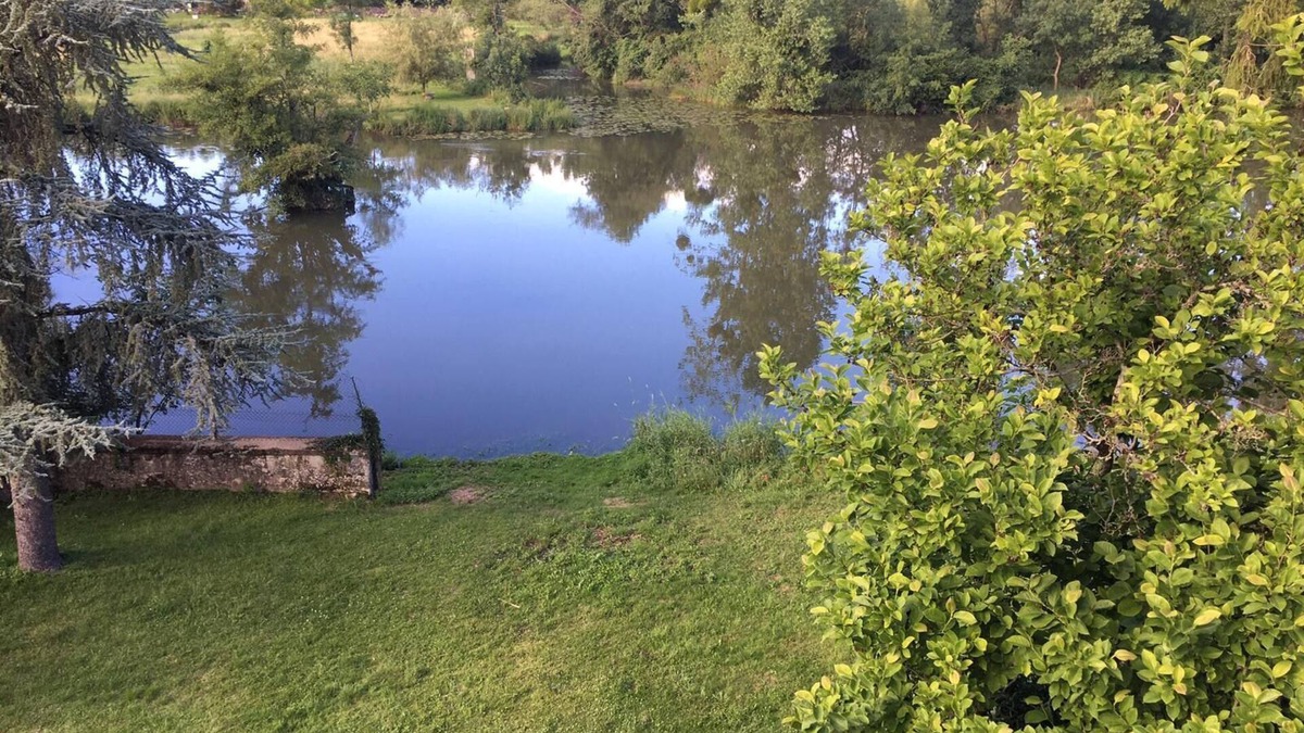 Taize-Aizie House | River Frontage House with Terrace + Large Garden + Boat