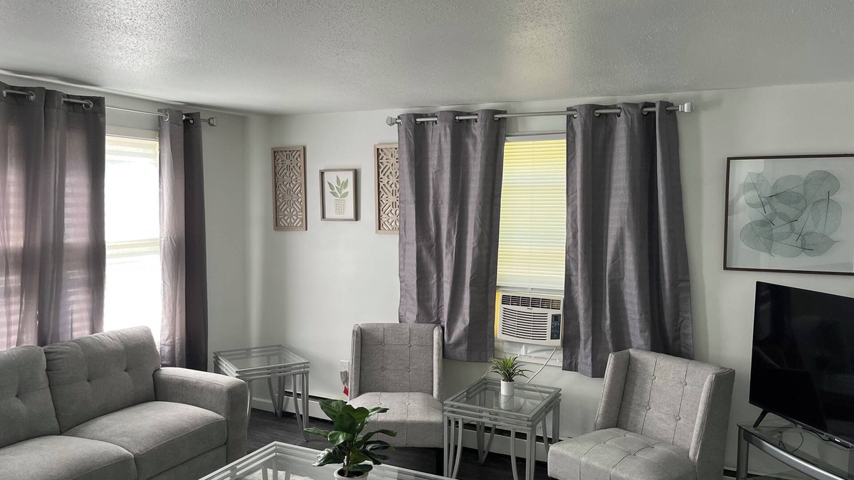 Niles House | River home
