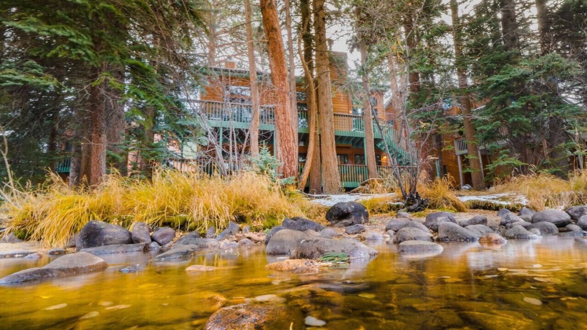 Aspen Brook House | River, Hot Tub, King Beds, Walk Into Nat`l Park