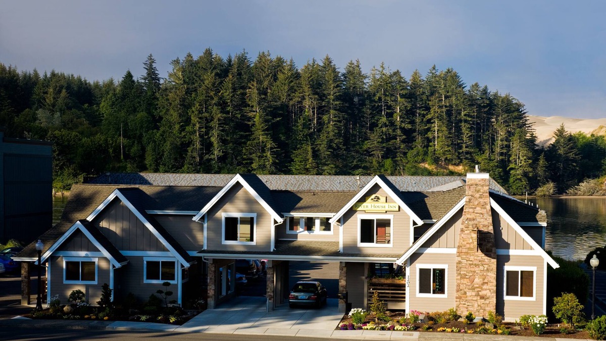 Florence Hotel | River House Inn, a Baymont by Wyndham