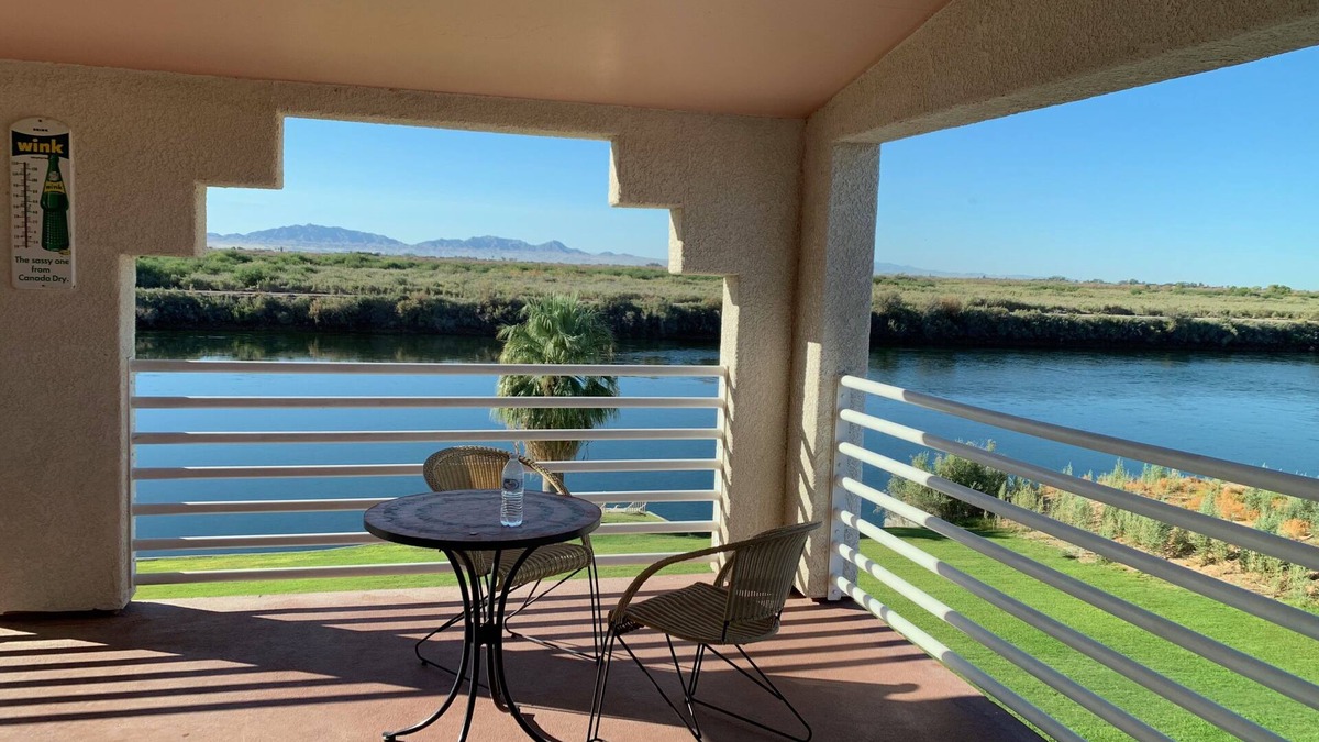 Earp House | River House on the Water! -- Bring Your Water Toys! Large Home, Family Oriented