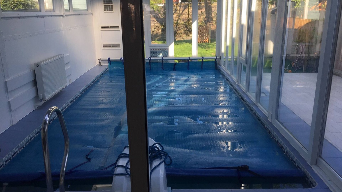 Richmond-upon-Thames House | River House with Heated Pool (Apr-Sep), Parking & Garden