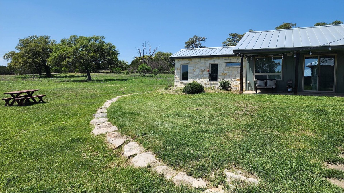 Boerne Villa | River Mountain Casita, in Boerne 12 minutes from Boerne Hill Country Mile