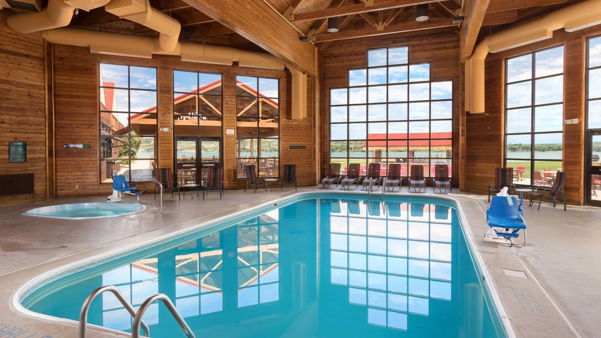 Chamberlain Hotel | River Ranch at Cedar Shore