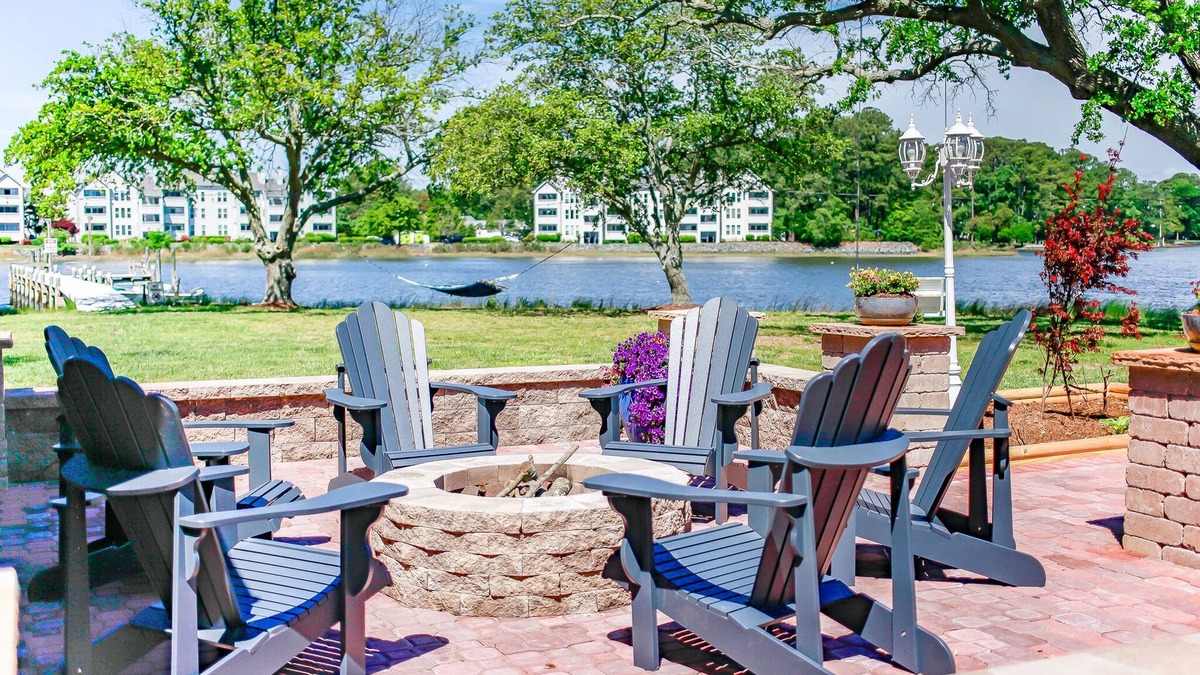 Hampton House | River Retreat at Stonehurst