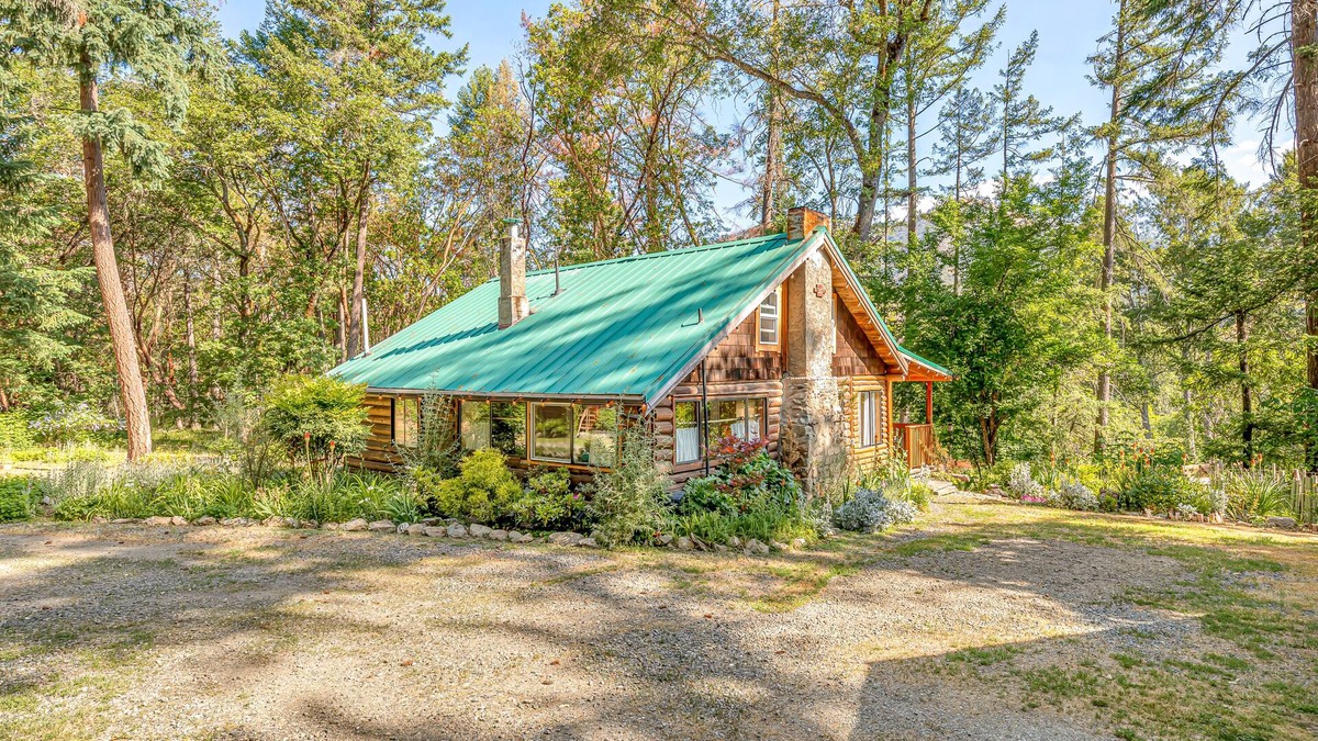 Jacksonville House | -River Retreat Log Cabin w/Gym, Game Room, and Sauna-