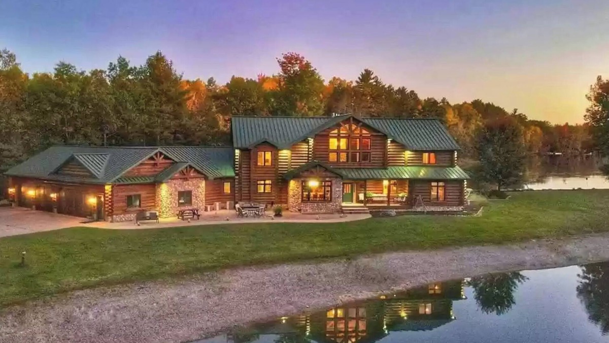 Ingalls House | River Ridge Lodge: Luxury Lodge on the Menominee River