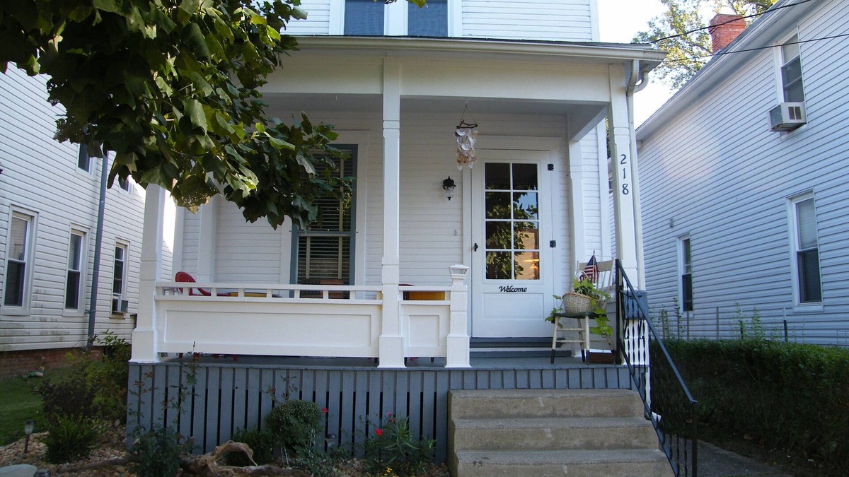 Marietta House | River Rock Cottage; Shopping, Restaurants, Sightseeing, right at your doorstep!