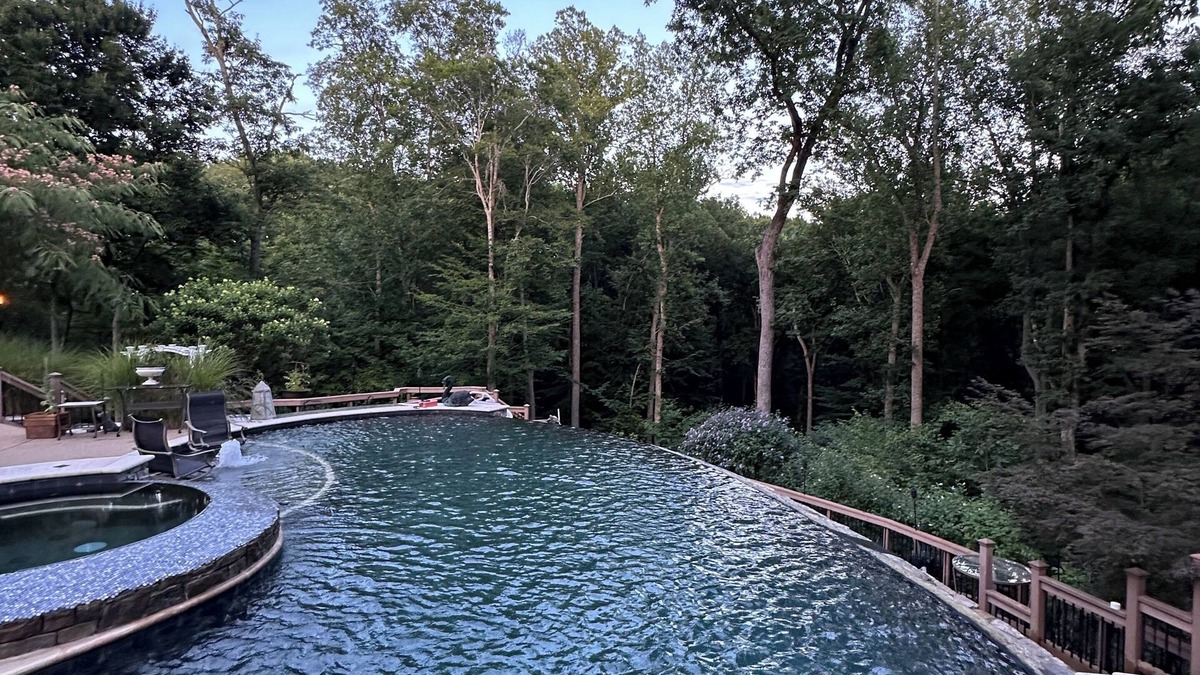 Fredericksburg House | "River Rock Villa: Privacy, Infinity Pool, River Hiking Where Luxury Awaits You"