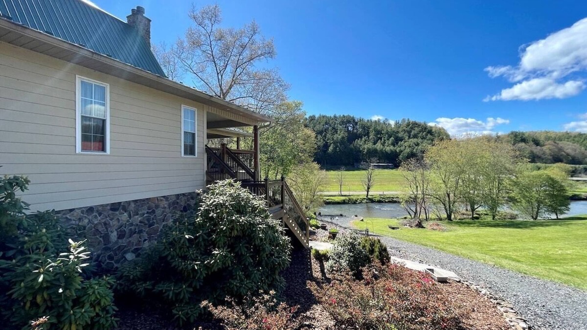 West Jefferson House | River Rocks - West Jefferson NC