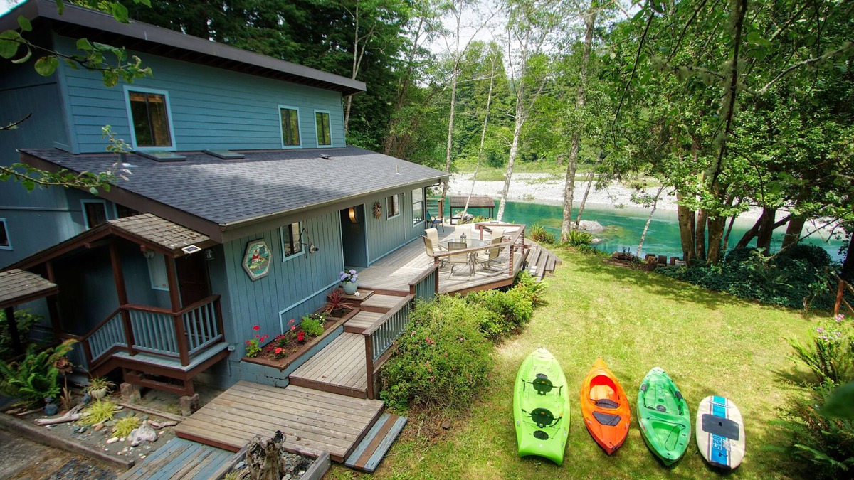 Crescent City House | River's Bend - Your ultimate River Destination