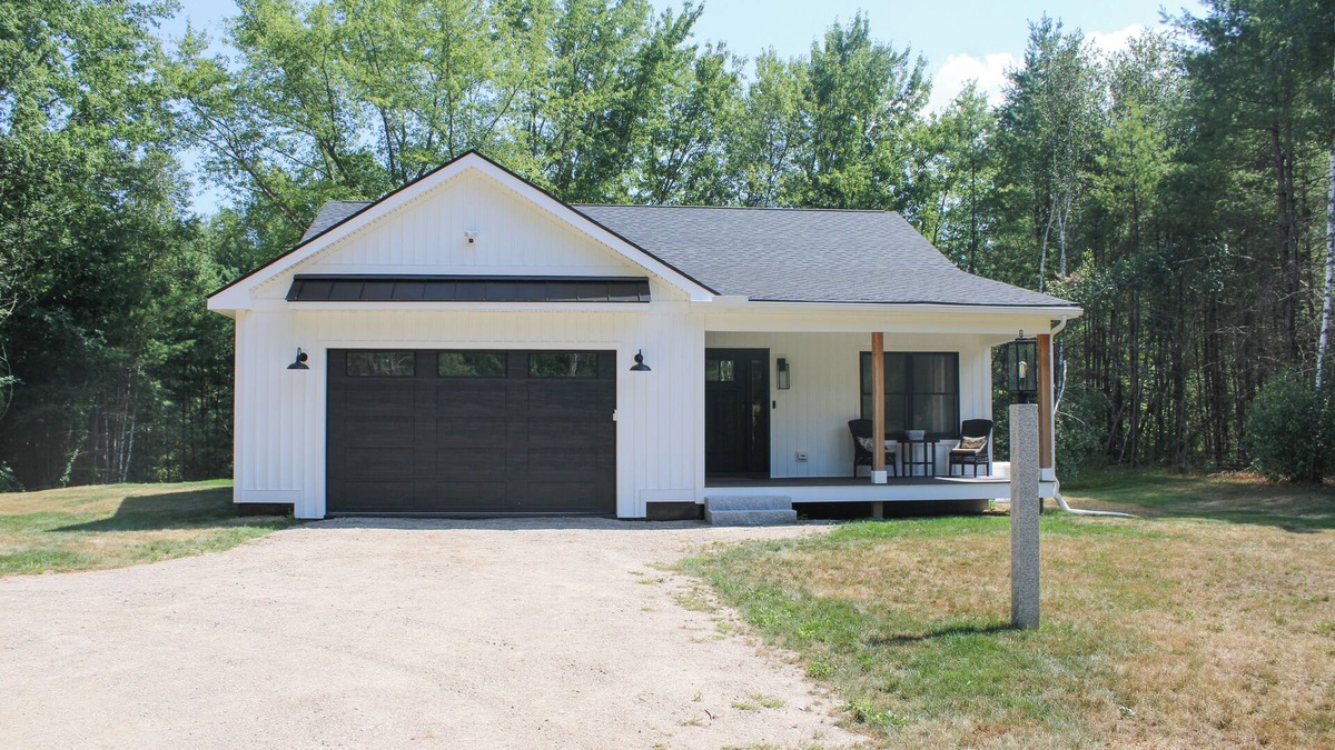 Fryeburg House | River’s Edge Retreat – A Cozy Home for Families & Friends