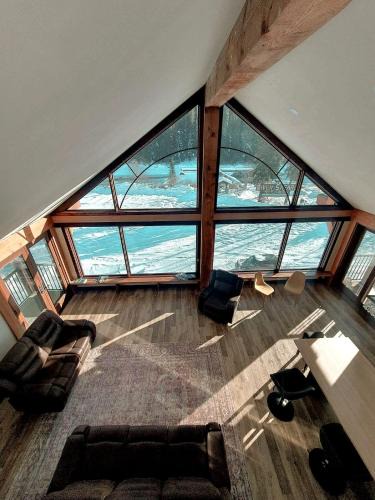 Blue River House | River Safari Mountain View Suite
