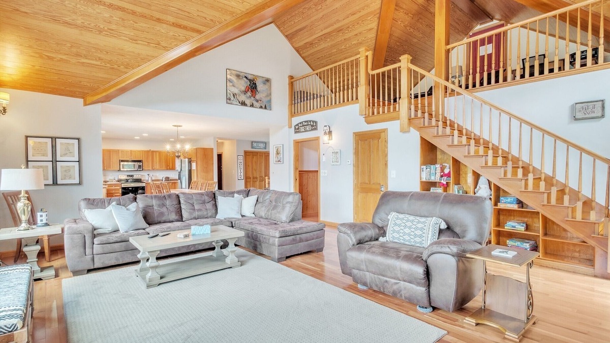 Rumford Center House | River Valley Sunset Home – Cozy & Calm, 20 Min to Sunday River, Bethel & Newry