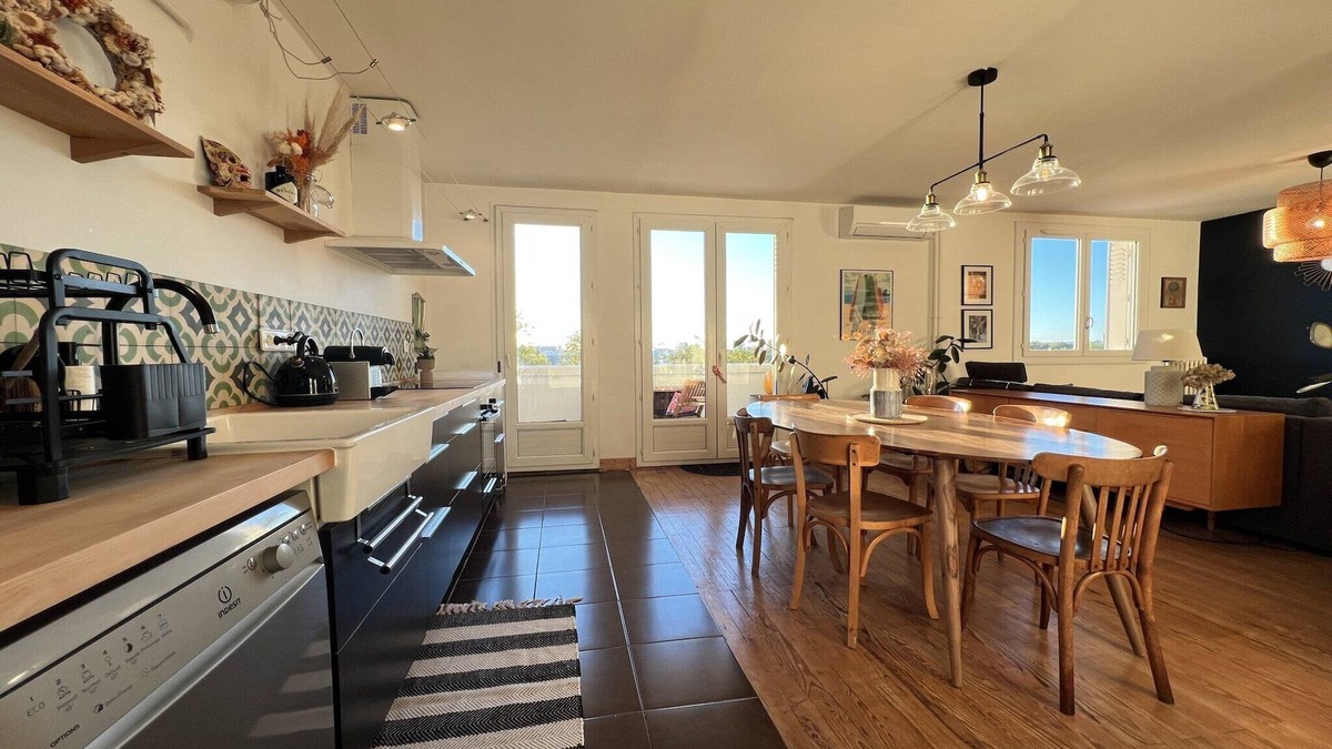 Croix de Pierre Apartment | River-view apartment in Toulouse