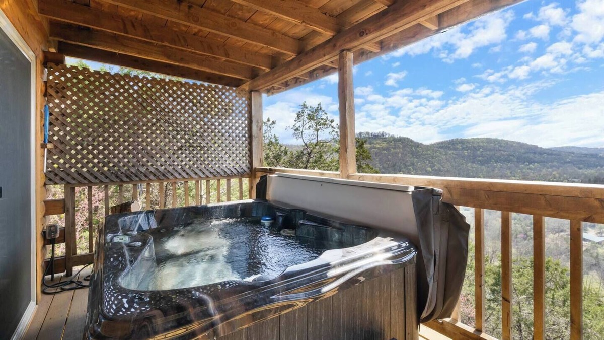 Eureka Springs House | River Views, Sleeps 2, Hot Tub