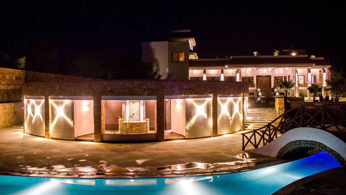 Achrol Hotel | Riverarch Greenfields Resorts