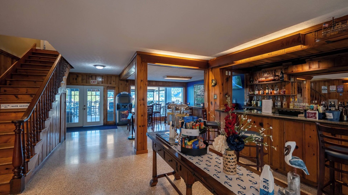 Madison Hotel | Riverboat Inn and Suites