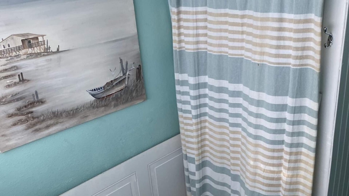 Tropic Apartment | Riverfront 1 Bedroom Suite with river views
