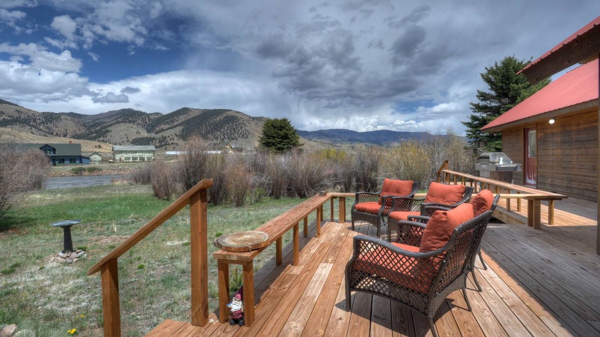 Creede House | Riverfront Access | Pet Friendly | Expansive Deck w/Mtn Views | ATV's Welcome