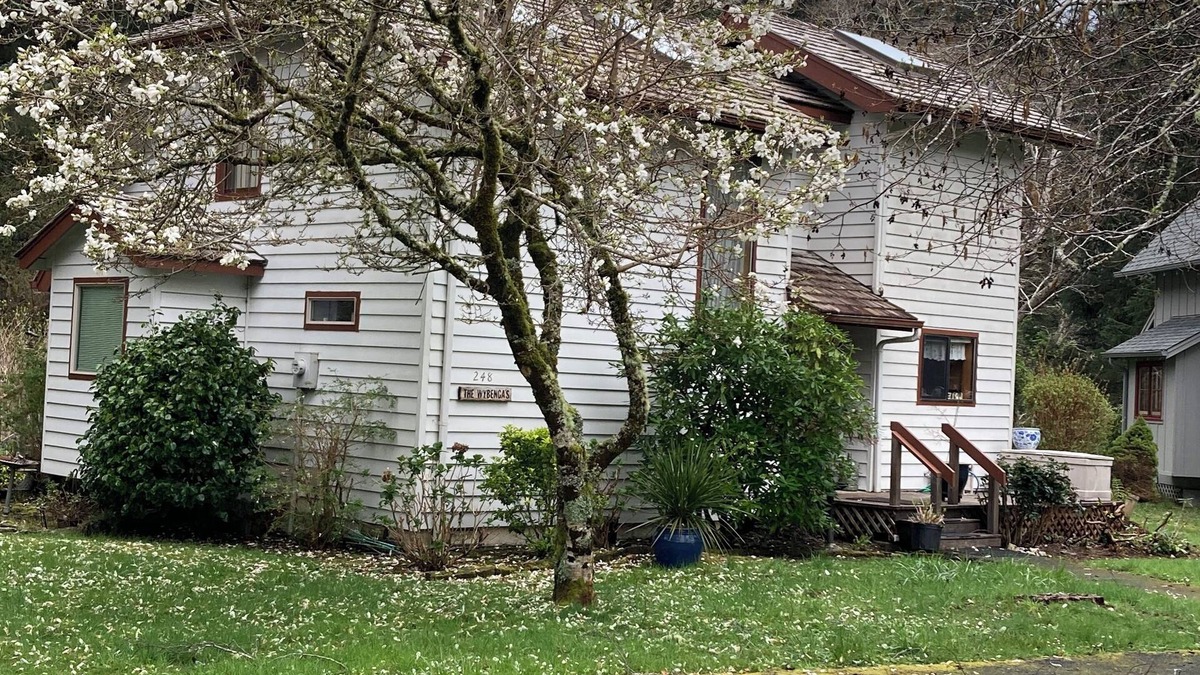 Yachats House | Riverfront Beach House Rental