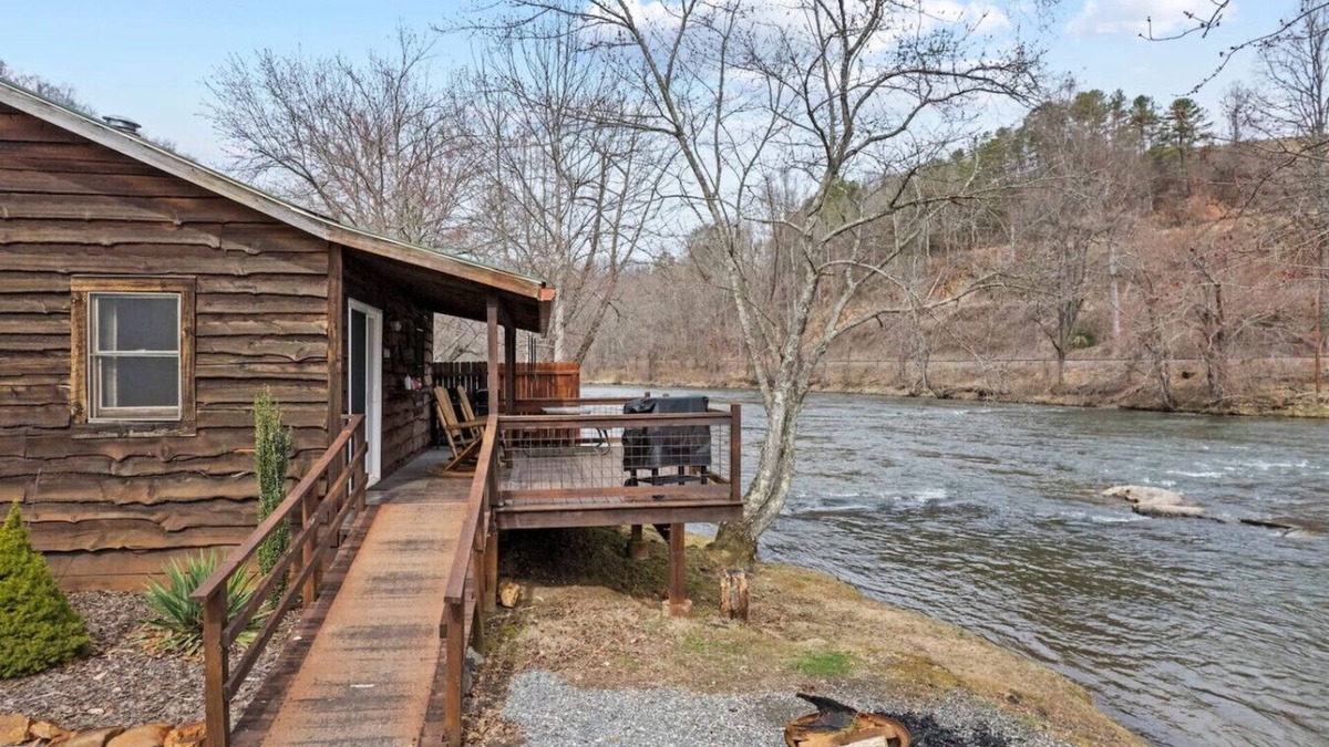 Dillsboro Cabin | Riverfront Cabin, Mountain Views, Fishing, and Hiking!