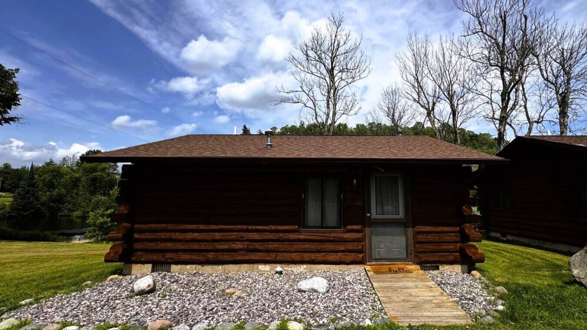 Crystal Falls Cabin | Riverfront Cabin #1