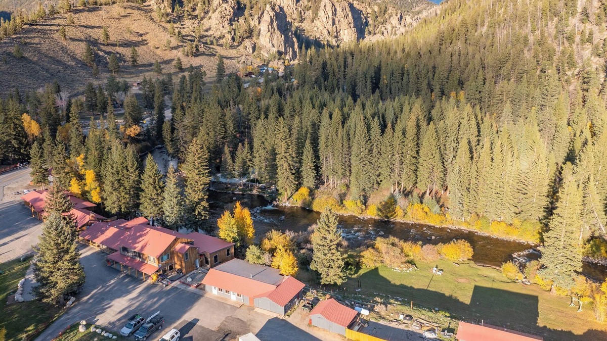 Almont House | Riverfront Cabins: Fish, Raft & Ride in Colorado's Outdoor Playground