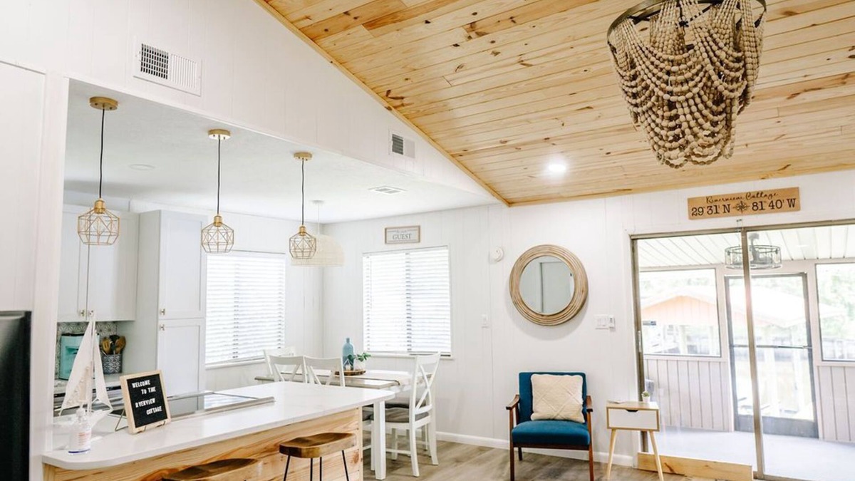 Satsuma House | Riverfront Cottage Retreat with 2 Docks + Scenic Views on the St. John’s River!