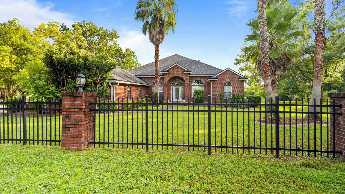 Northside House | Riverfront Escape! Private Pier, 4BR Home & Room to Entertain.