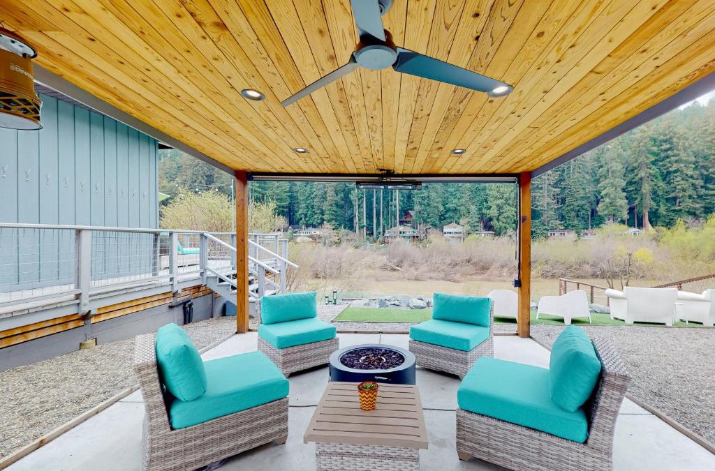 Monte Rio House | Riverfront Escape