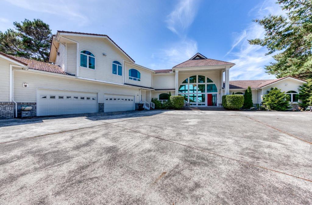 Florence House | Riverfront Estate