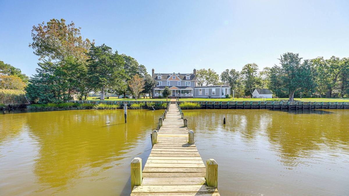 Allen House | Riverfront Gem w/Fire Pit in Eden