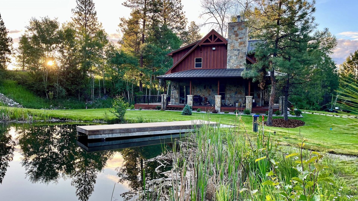 Hamilton House | Riverfront Luxury Cabin With Pond And Hot Tub