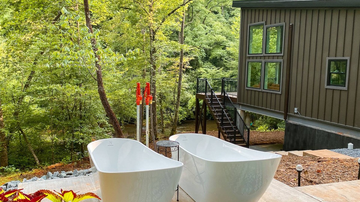 Union Mills Cabin | Riverfront Luxury Retreat in 75-Acre Forest. Hike, Kayak, and Soak
