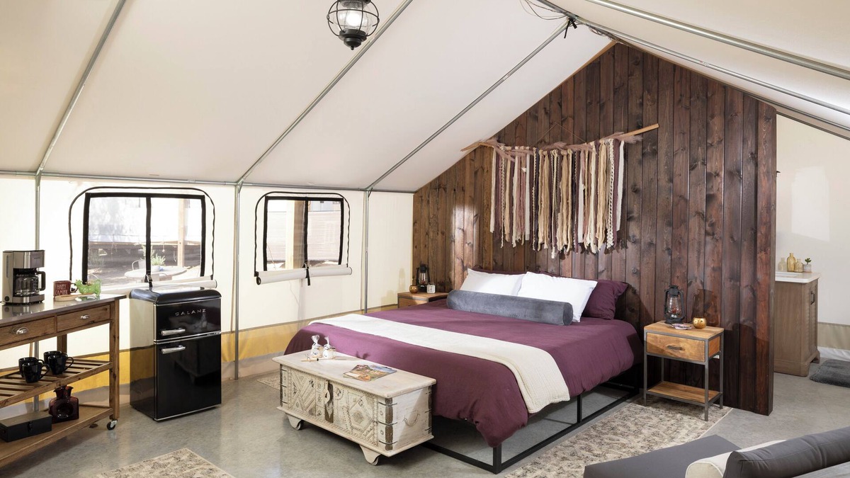Valley Mills RV Rental | Riverfront Luxury Glamping Retreat near Waco