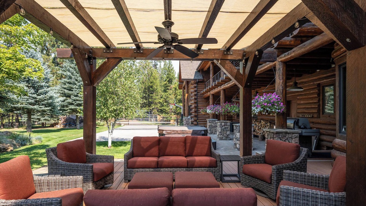 Three Rivers House | Riverfront, Pool Table - Deschutes River Lodge