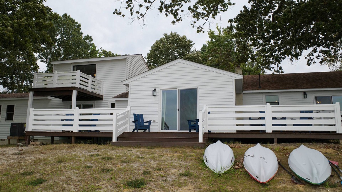 Hertford House | Riverfront Retreat on Perquimans: Cozy Fire Pit, Golf Minutes Away, Serene Views