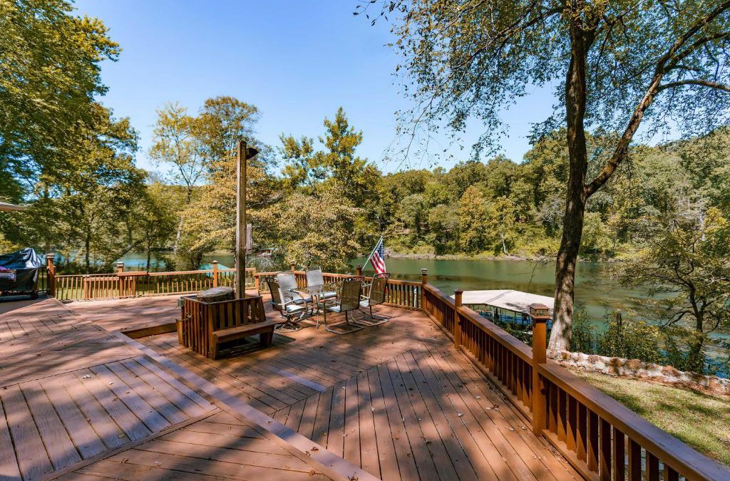 Wilburn House | Riverfront Retreat with Fire Pit Fish and Hike!