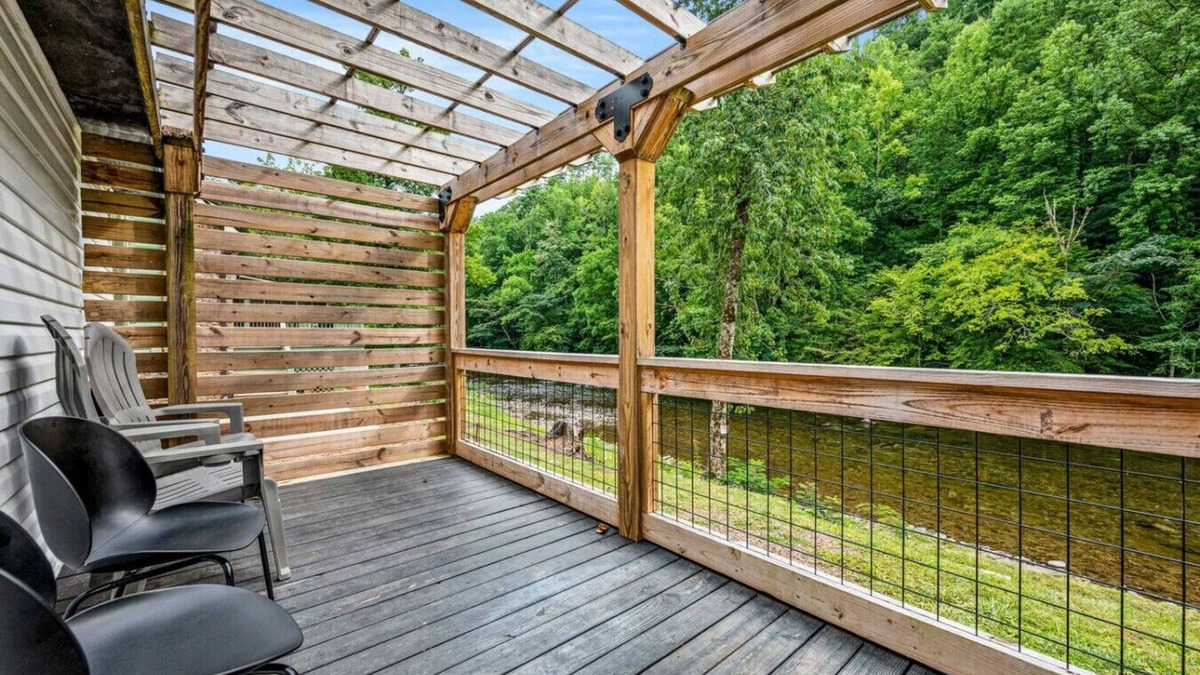 Townsend Cottage | Riverfront w/Grill + Fire Pit | Close to GSMNP!