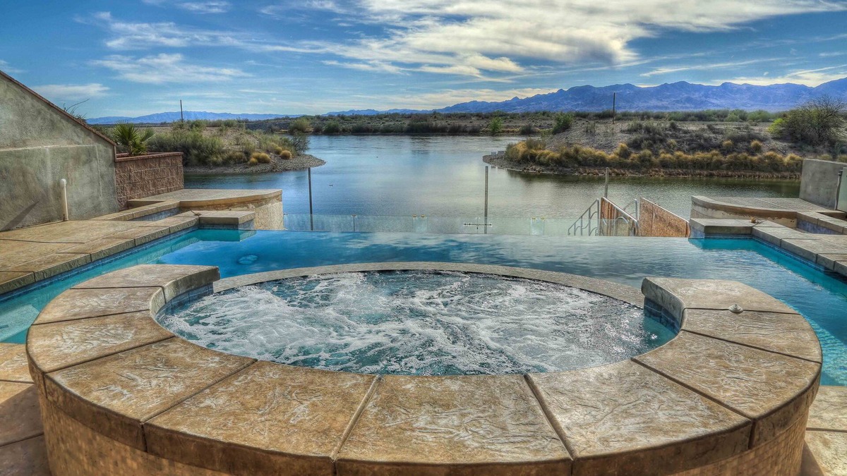 Bullhead City House | Riverfront waterfront Mansion, private Pool/Spa Scenic View on water