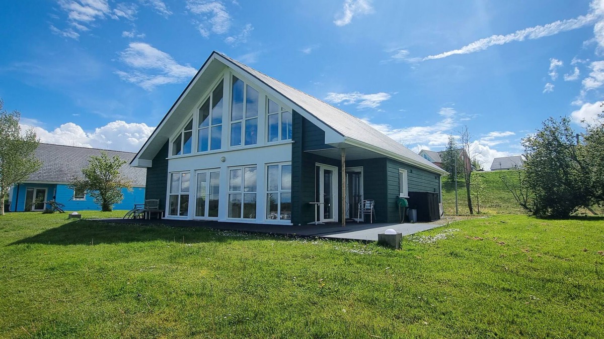 Belturbet House | Riverrun Holiday Homes No 15 by Interhome
