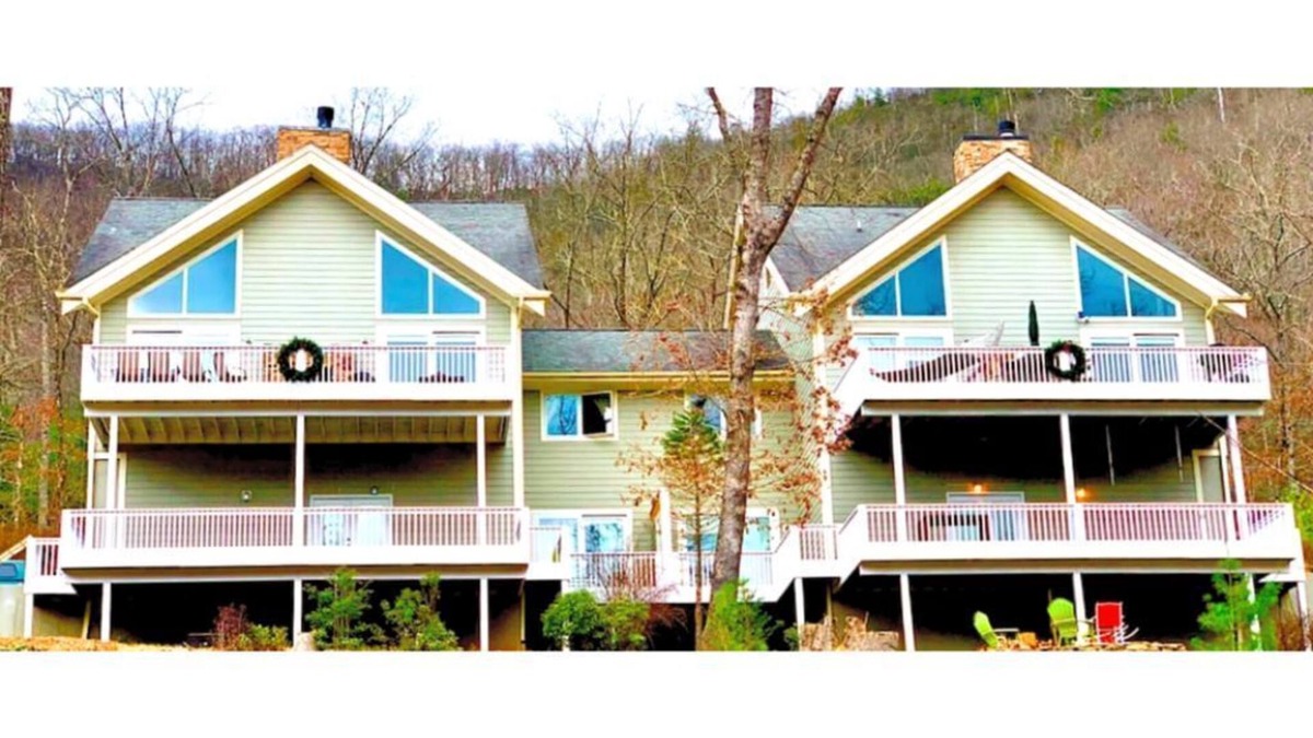 Burnsville House | Riverrun Retreat Vacation Home -Multi family/group. Mt. Mitchell Views