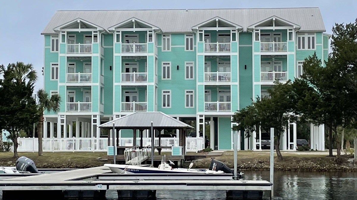 Steinhatchee Condo | River’s Edge - Largest Sq ft Unit - Assigned Boat Slip - WaterFront - WIFI