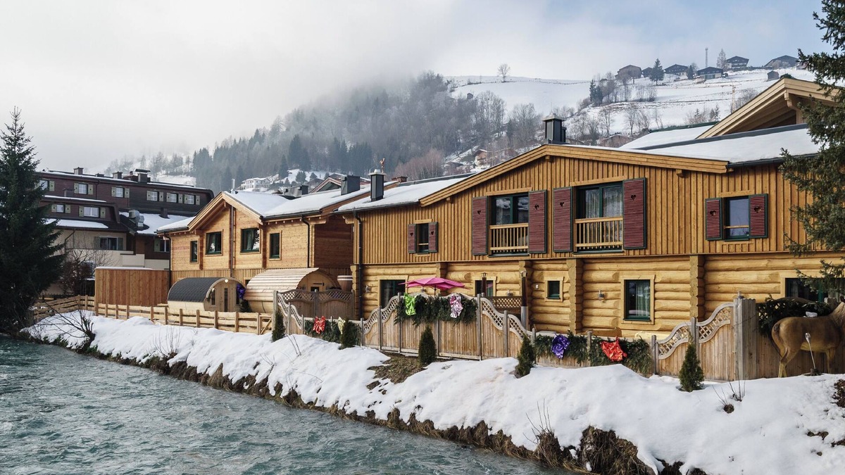 Kaprun Ski Chalet | Riverside chalet with sauna and terrace in Kaprun