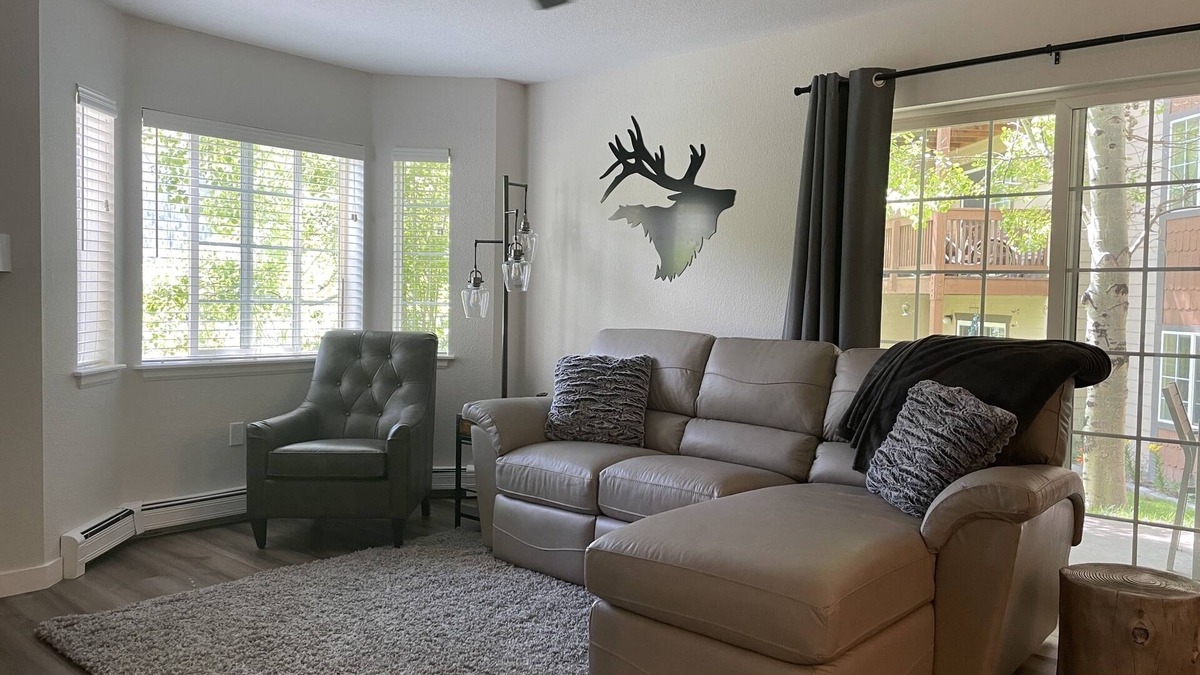 Edwards Condo | Riverside condo, new modern rustic decor, 10 minutes to Beaver Creek