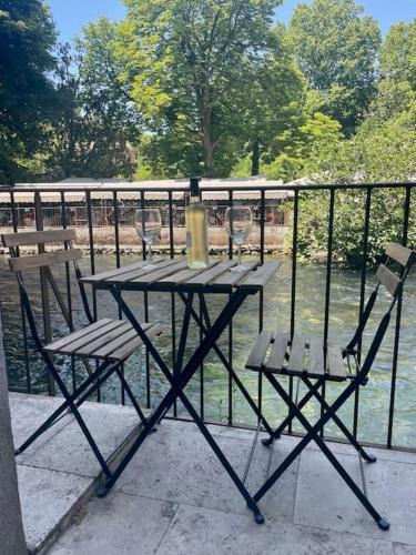 Fontaine-de-Vaucluse Apartment | Riverside flat between Isle sur la Sorgue & Gordes